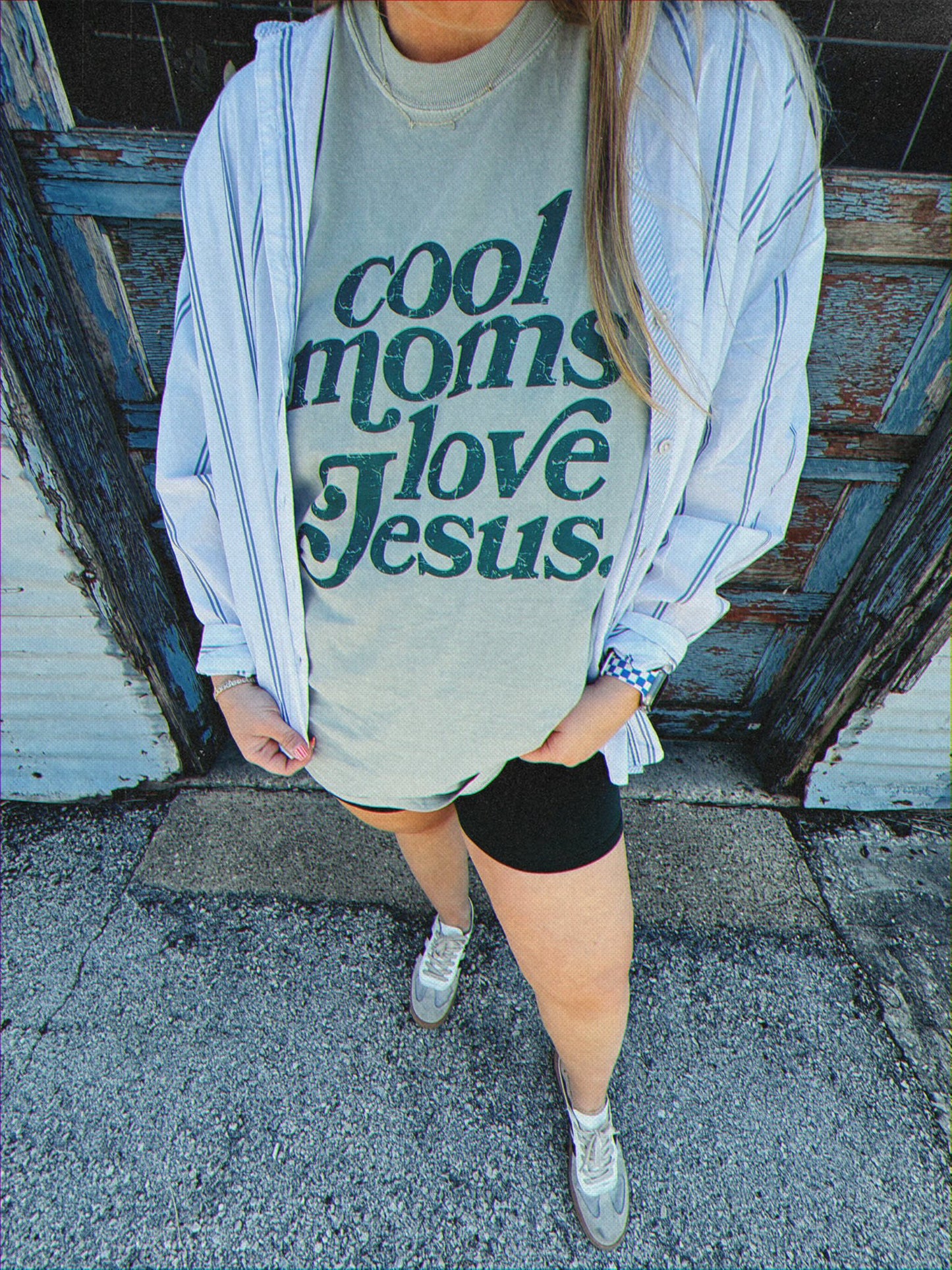 Cool Moms Love Jesus tee